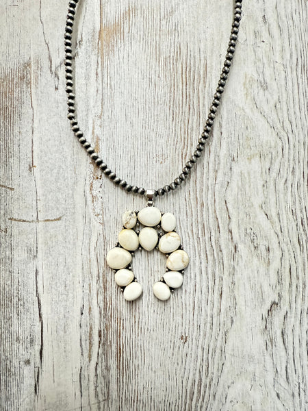Squash Naja White Turquoise Necklace
