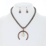 Western Naja Pendant Pearl Beaded Necklace Set