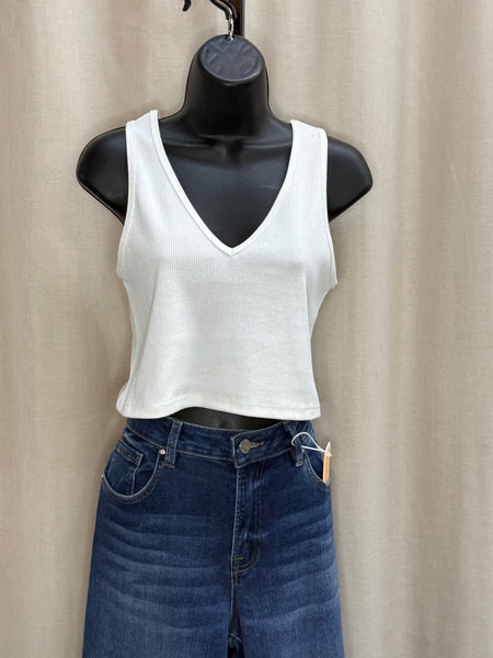 Deija deep v crop