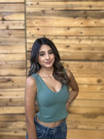 Claudia UV Neck Crop