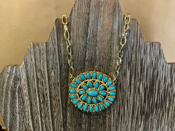 Large cluster chain necklace