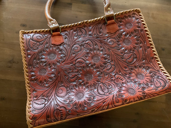 Large flat bottom tote